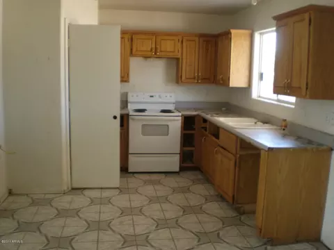 446 W Wier Ave, Phoenix, AZ 85041 photo 2
