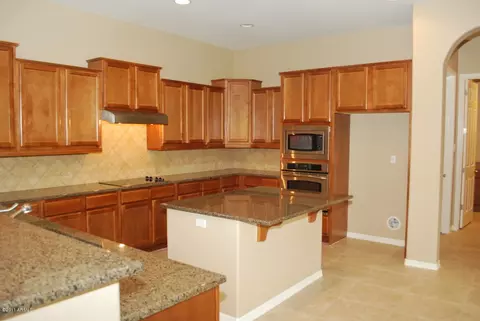 3825 E Patrick Ln, Phoenix, AZ 85050 photo 6
