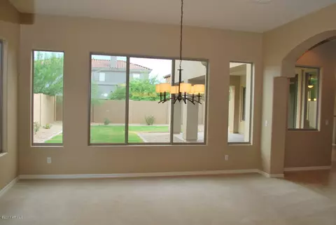 3825 E Patrick Ln, Phoenix, AZ 85050 photo 4