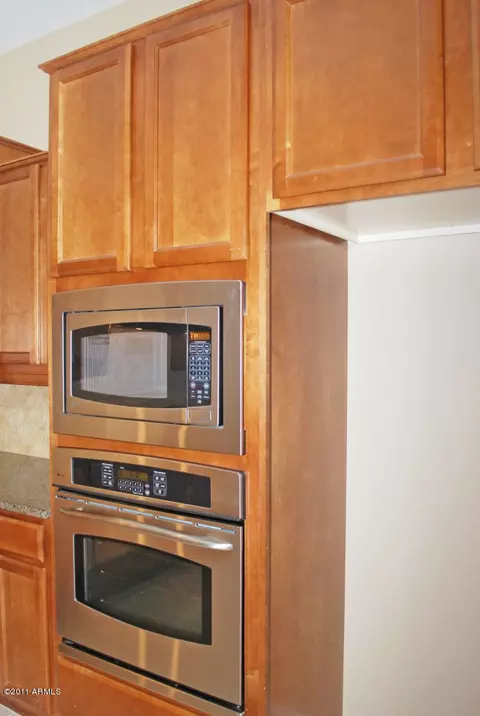 3825 E Patrick Ln, Phoenix, AZ 85050 photo 9