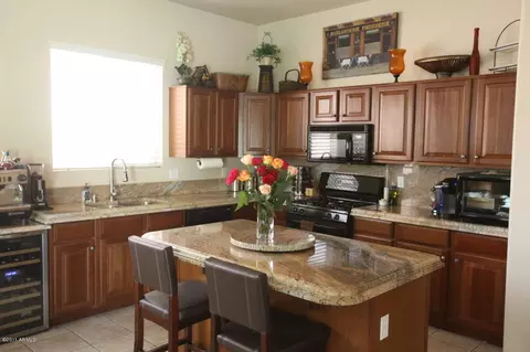 3572 E Wildhorse Dr, Gilbert, AZ 85297 photo 1