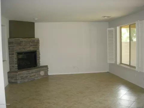 3909 E Half Hitch Pl, Phoenix, AZ 85050 photo 4