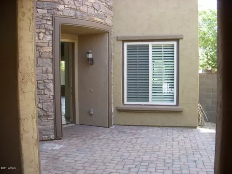 3909 E Half Hitch Pl, Phoenix, AZ 85050 photo 2