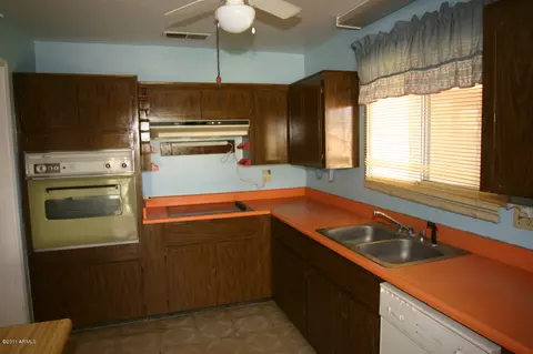 2219 W Wethersfield Rd, Phoenix, AZ 85029 photo 3