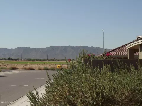 2403 W Mobile Ln, Phoenix, AZ 85041 photo 5