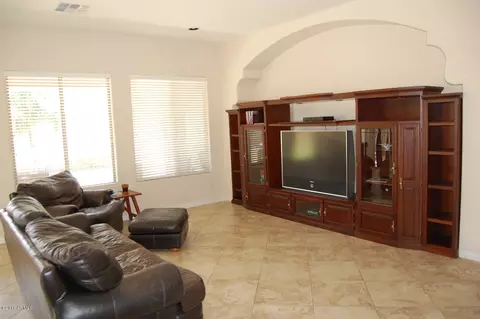 4709 E Ironhorse Rd, Gilbert, AZ 85297 photo 5