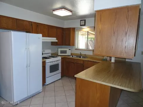 132 E Colgate Dr, Tempe, AZ 85283 photo 8
