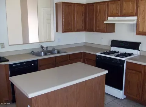 4267 E Oxford Ln, Gilbert, AZ 85295 photo 2