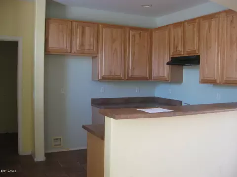 1528 E Constance Way, Phoenix, AZ 85042 photo 4