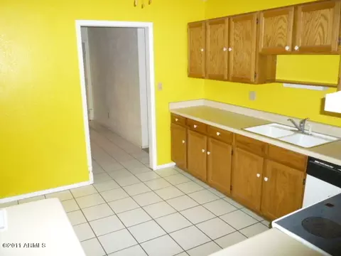 4131 E Grove St, Phoenix, AZ 85040 photo 11