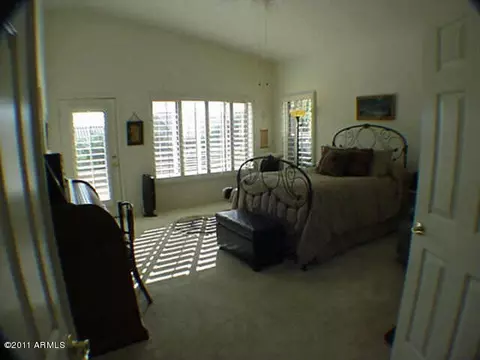 1933 E Claire Dr, Phoenix, AZ 85022 photo 8
