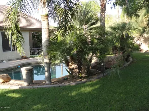 265 E Liberty Ln, Gilbert, AZ 85296 photo 2