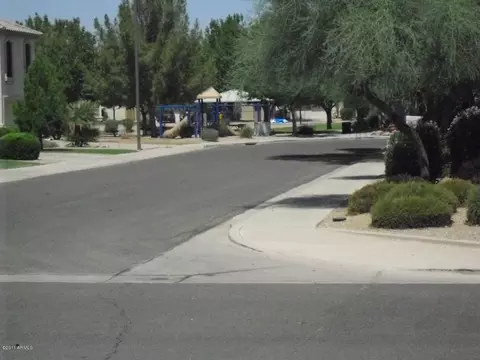 1837 E Oakland St, Gilbert, AZ 85295 photo 2