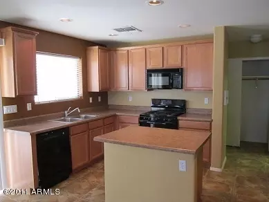 810 W Baldwin Loop, Coolidge, AZ 85128 photo 4