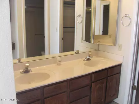 3318 E Siesta Ln, Phoenix, AZ 85050 photo 8