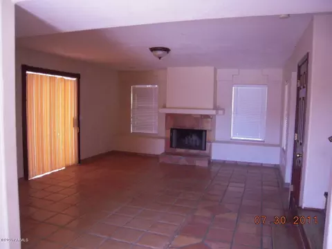 1724 E Gelding Dr, Phoenix, AZ 85022 photo 3