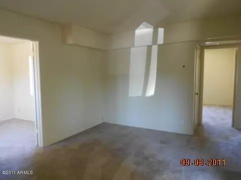 430 W Desert Dr, Phoenix, AZ 85041 photo 2