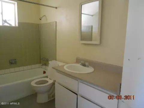 430 W Desert Dr, Phoenix, AZ 85041 photo 9