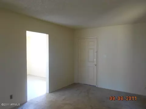 430 W Desert Dr, Phoenix, AZ 85041 photo 4
