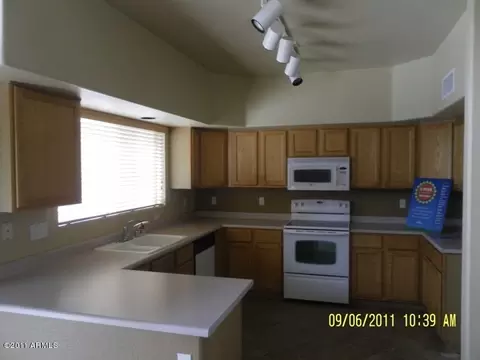 2429 E Windsong Dr, Phoenix, AZ 85048 photo 4