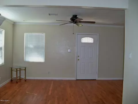 382 E Weldon Ave, Phoenix, AZ 85012 photo 2