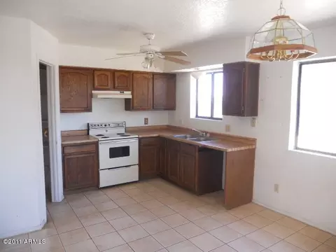 668 W 17th Ave, Apache Junction, AZ 85120 photo 2