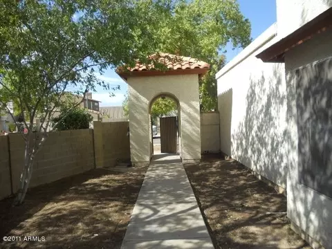 1101 Escuda Dr, Phoenix, AZ 85024 photo 4