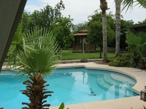 3925 Equestrian Trl, Phoenix, AZ 85044 photo 2