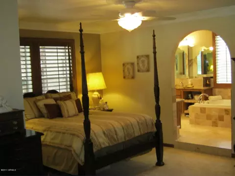 3925 Equestrian Trl, Phoenix, AZ 85044 photo 9