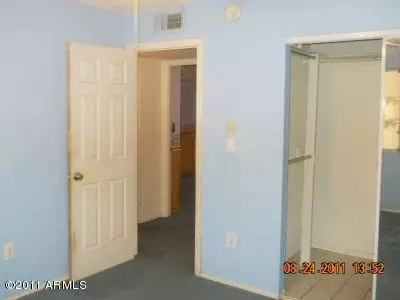 402 E Julie Dr, Tempe, AZ 85283 photo 14