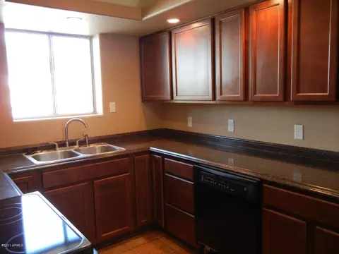 1228 E Winter Dr, Phoenix, AZ 85020 photo 9