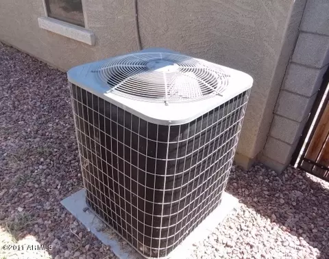 5918 W Getty Dr, Phoenix, AZ 85043 photo 2