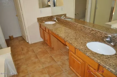 836 S Nielson Ct, Gilbert, AZ 85296 photo 8
