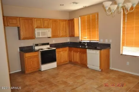 836 S Nielson Ct, Gilbert, AZ 85296 photo 4