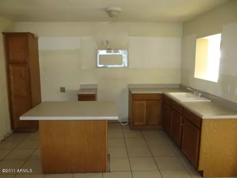 6137 W Mitchell Dr, Phoenix, AZ 85033 photo 12