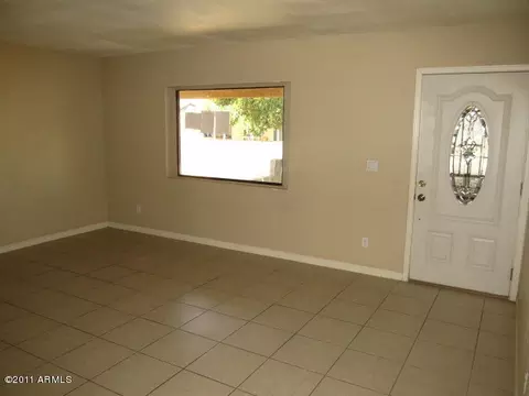 6137 W Mitchell Dr, Phoenix, AZ 85033 photo 3