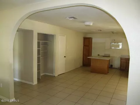6137 W Mitchell Dr, Phoenix, AZ 85033 photo 11