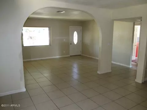 6137 W Mitchell Dr, Phoenix, AZ 85033 photo 10