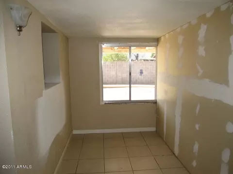 6137 W Mitchell Dr, Phoenix, AZ 85033 photo 9