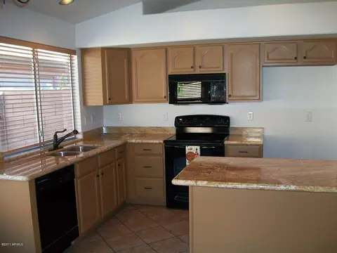4620 E Jaeger Rd, Phoenix, AZ 85050 photo 4