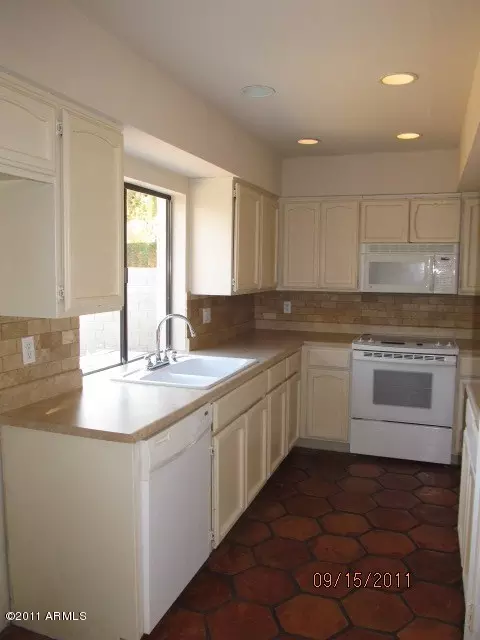 742 E Becker Ln, Phoenix, AZ 85020 photo 5
