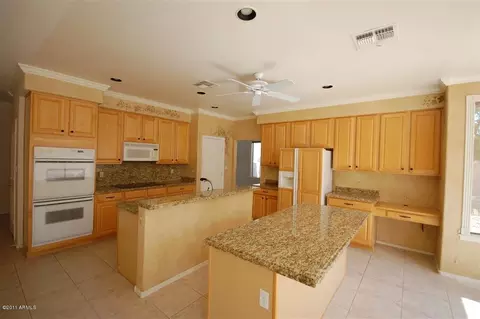 809 E Silverwood Dr, Phoenix, AZ 85048 photo 7
