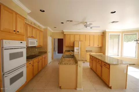 809 E Silverwood Dr, Phoenix, AZ 85048 photo 8