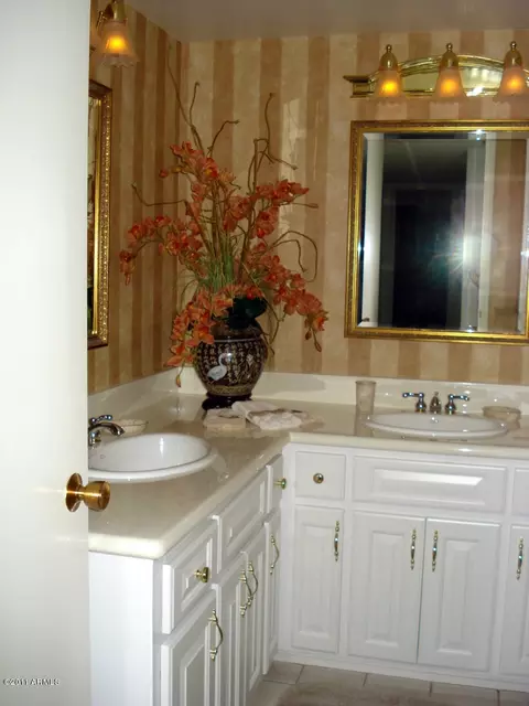 2202 E Lawrence Rd, Phoenix, AZ 85016 photo 17