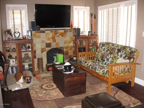 1544 Earll Dr, Phoenix, AZ 85014 photo 3