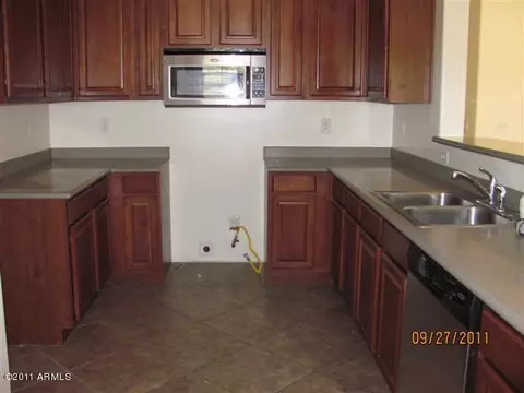 2839 S Cole Dr, Gilbert, AZ 85295 photo 3