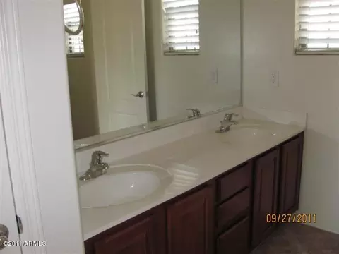 2839 S Cole Dr, Gilbert, AZ 85295 photo 6