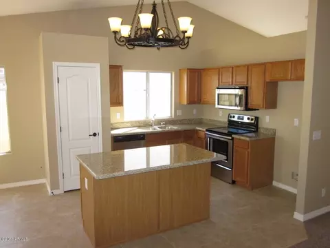2046 E Stottler Ct, Gilbert, AZ 85296 photo 2