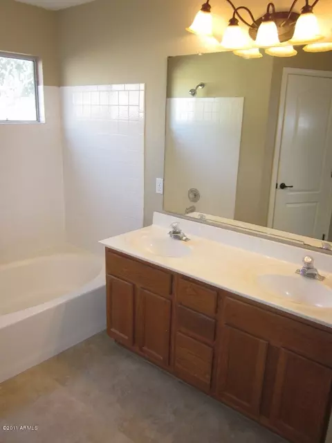 2046 E Stottler Ct, Gilbert, AZ 85296 photo 9