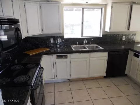 1319 E Taro Ln, Phoenix, AZ 85024 photo 9
